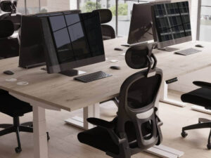 Isra Task Operator Mesh Back Fabric Seat With Headres 01 Img